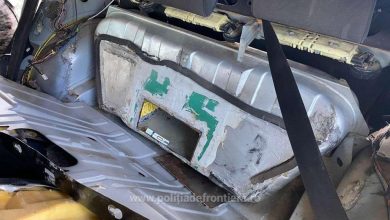 Țigări de contrabandă ascunse în rezervorul unui autoturism